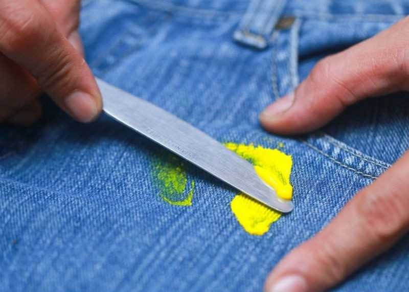 Как оттереть краску с джинс (топ 13): как убрать пятна (от травы, жирное), чем отстирать в домашних условиях народными средствами, если краска засохла