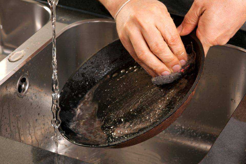 Как избавиться от запаха рыбы на посуде – газета "право"