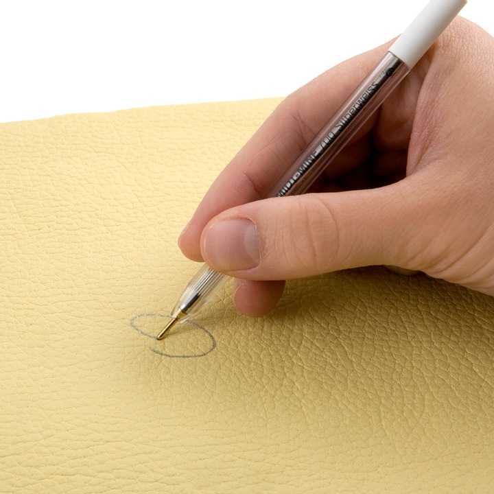 Чем оттереть шариковую ручку с кожзама: эффективно очищаем изделия