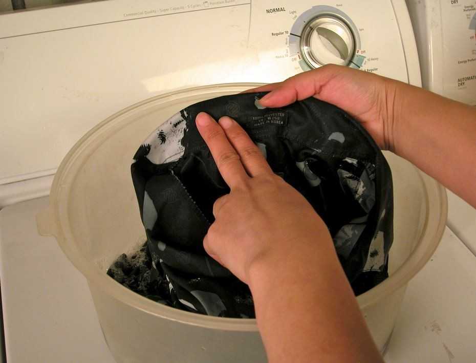 Пятновыводитель ваниш от пятен на одежде (жидкий, спрей, гель, порошок): какие загрязнения выводит и как им пользоваться, чтобы их удалить, сколько стоит, отзывы