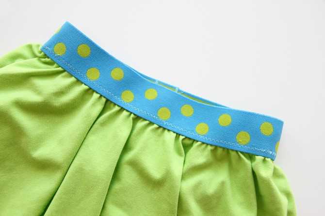 Как пришить резинку к юбке вместо пояса вручную или на швейной машинке