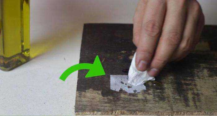 Как убрать супер клей со стола: чем можно оттереть с поверхности высохшие следы, что учитывать при работе?