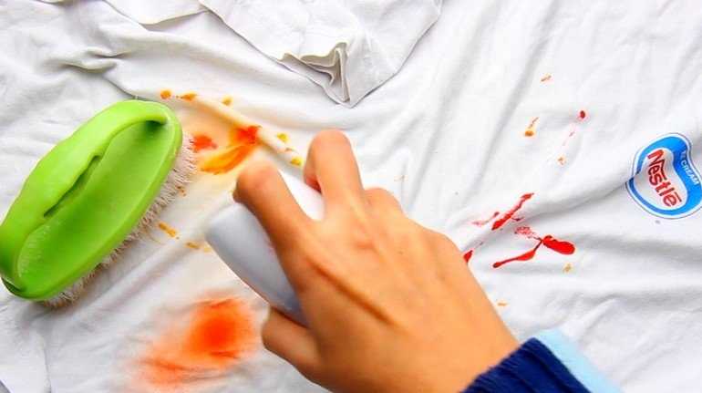 Пятно от акварельной краски: как вывести, чем отстирать от белой и цветной одежды