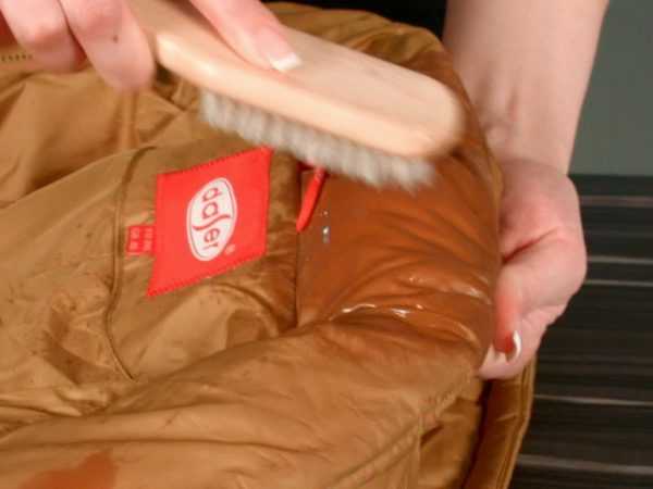 Как вывести жирное пятно с одежды: 12 способов в домашних условиях
