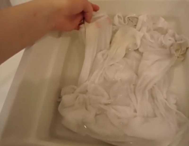 Как отбелить белую рубашку в домашних условиях