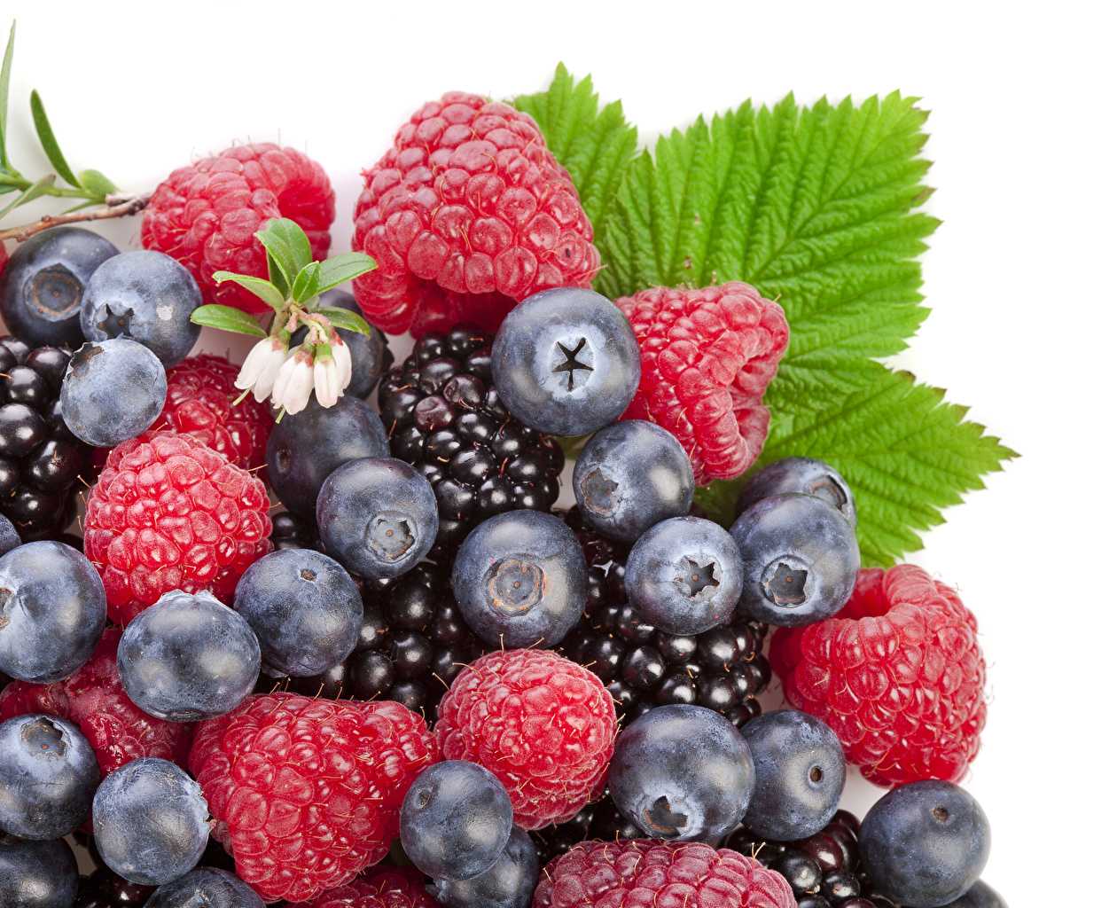 Пятна от ягод: правила стирки пятен, 3 способа удаления