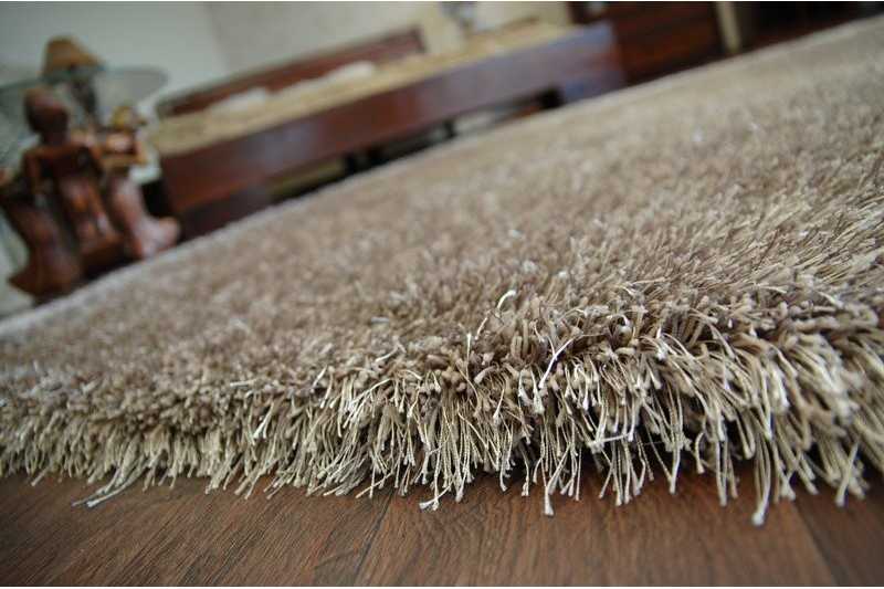 Заломы на ковре: как избавиться от них и выпрямить ковер?
