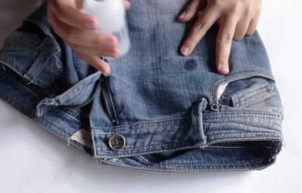Как очистить джинсы от краски