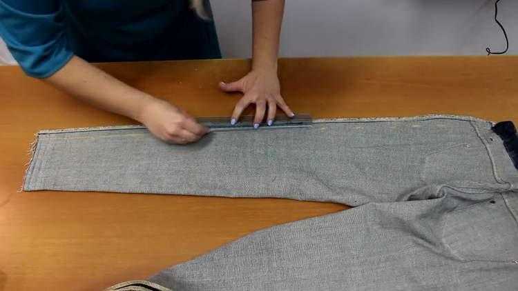 Как ушить джинсы в талии: без швейной машинки, с помощью резинки, лайфхаки и советы
