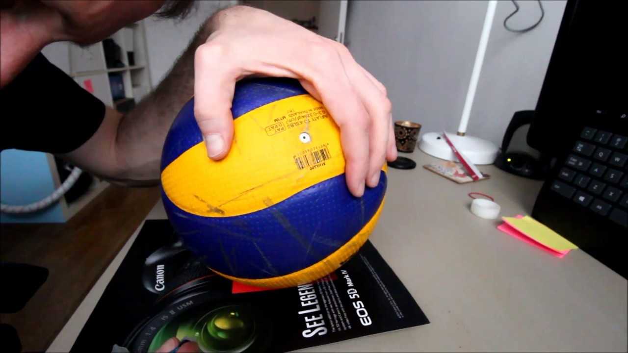 Как накачать мяч без иглы, пошаговый разбор доступных вариантов