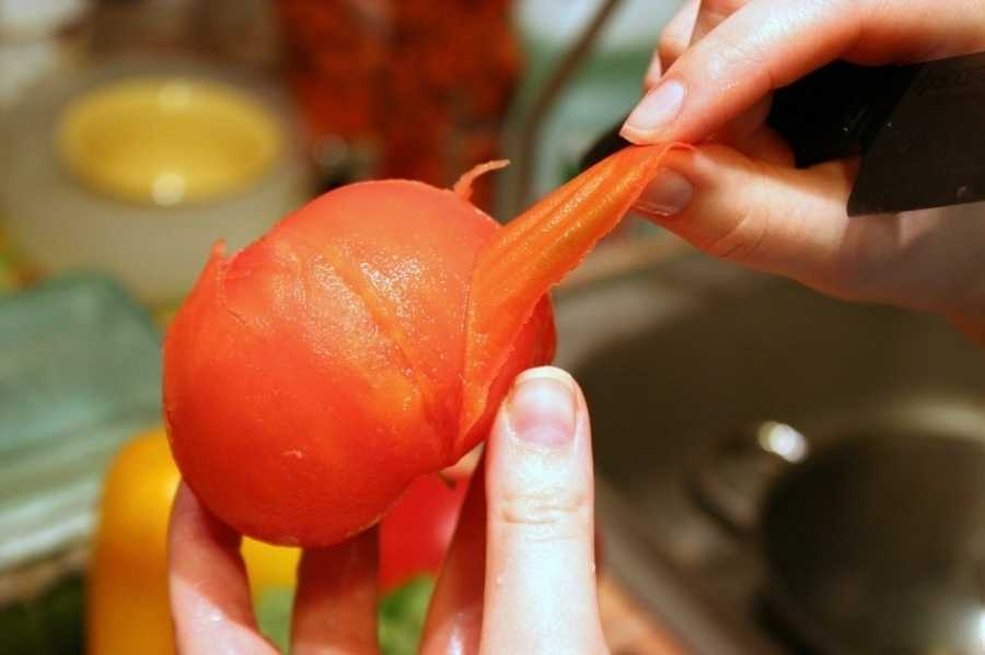 Как снять кожуру с помидора быстро