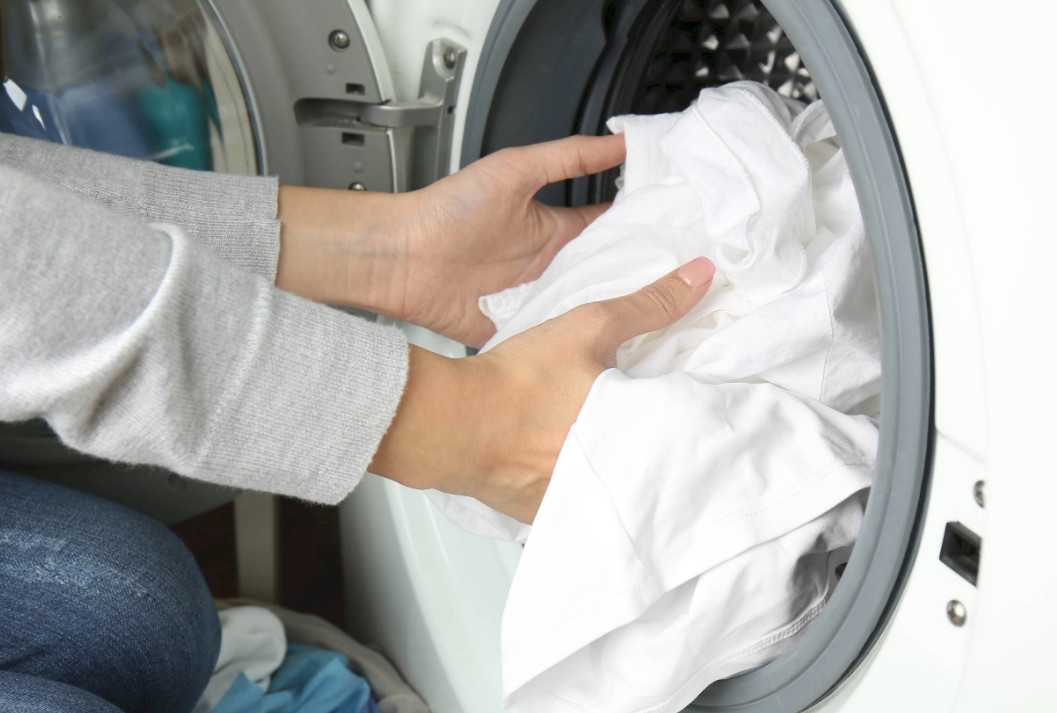 Как стирать коляску и можно ли в стиральной машине.