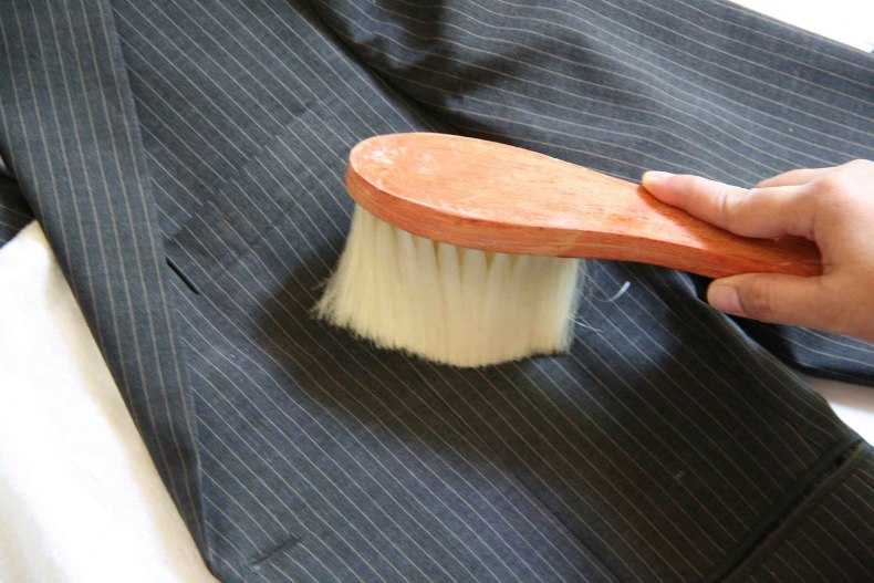 Как постирать мужской пиджак в домашних условиях: машинная и ручная чистка