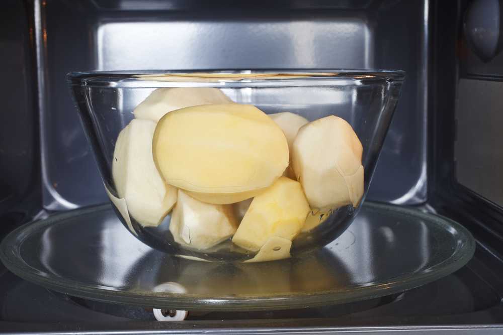 Картошка в микроволновке в целлофановом пакете