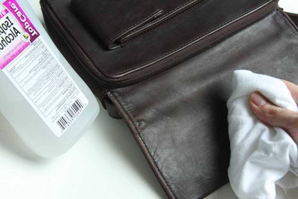 Как постирать кожаный кошелек: рекомендации и полезные советы