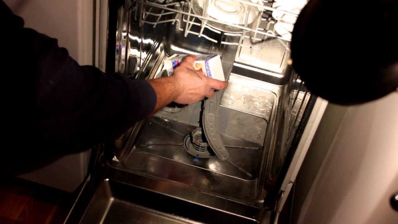 Что нужно сделать перед первым запуском посудомоечной машины