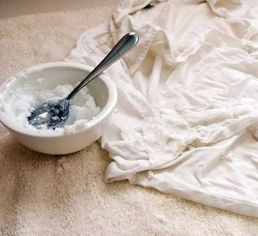 Чем и как отбелить белую футболку в домашних условиях