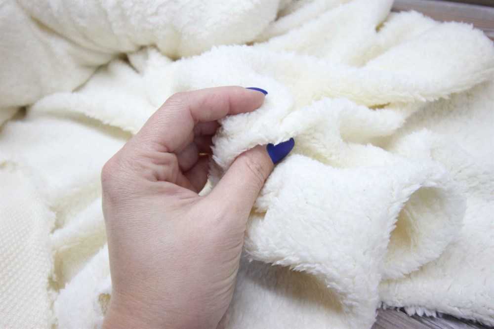 Как постирать шубу из искусственного меха в стиральной машинке и вручную, можно ли и как почистить эко-мех в домашних условиях без стирки?