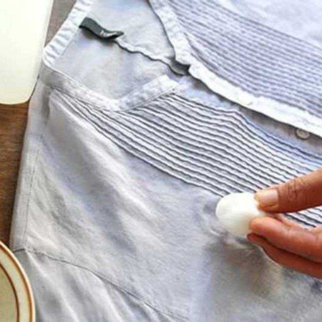 Как отстирать кровь с джинсов в домашних условиях: эффективные способы убрать засохшие и свежие пятна