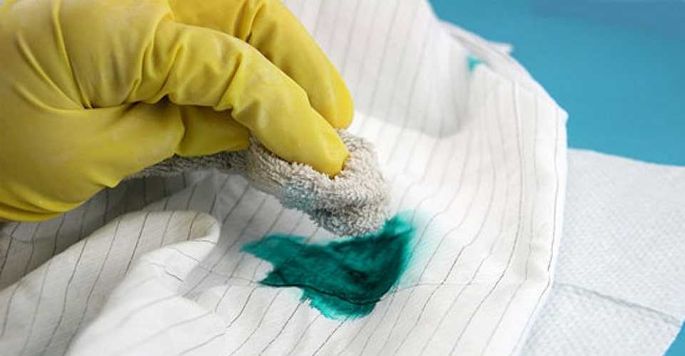 Как отстирать зеленку с одежды: эффективные методы для разных тканей