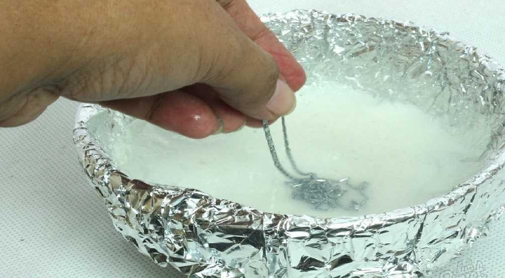 Чистка серебра нашатырным спиртом в домашних условиях: эффективные способы и методы удаления черноты и других загрязнений