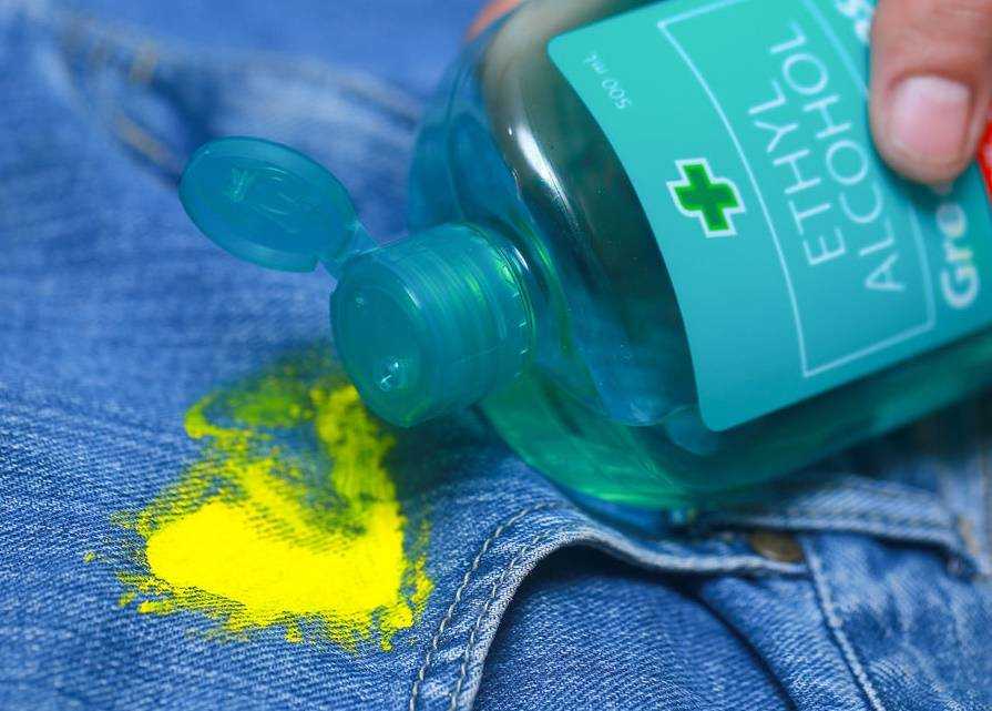 Как отстирать краску с джинсов в домашних условиях: эффективные способы удалить свежие и въевшиеся пятна