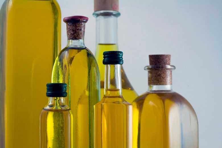Как отстирать подсолнечное и оливковое масло с одежды: методы