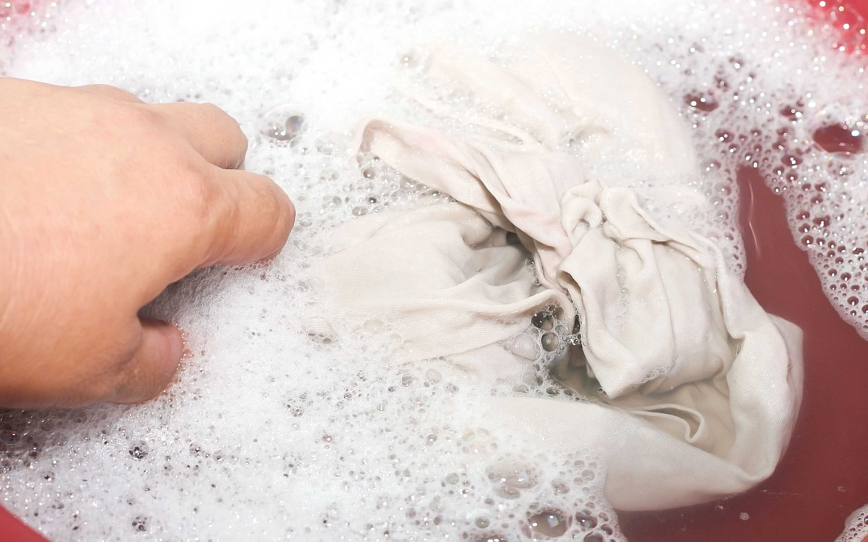 Как эффективно почистить белые валенки в домашних условиях