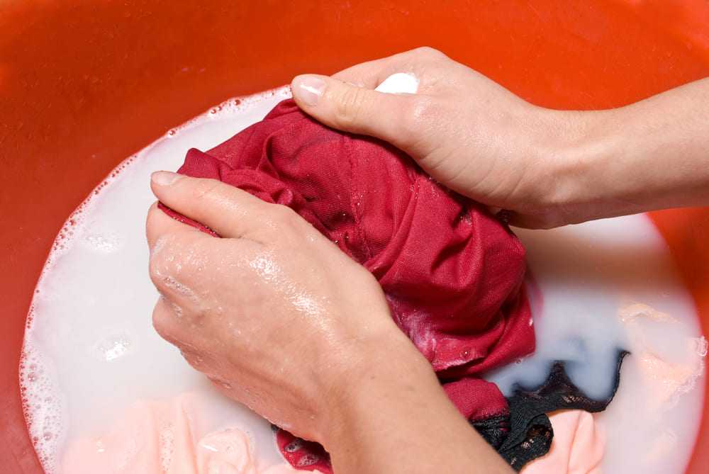 Уход за экокожей: чем чистить и как правильно стирать?
