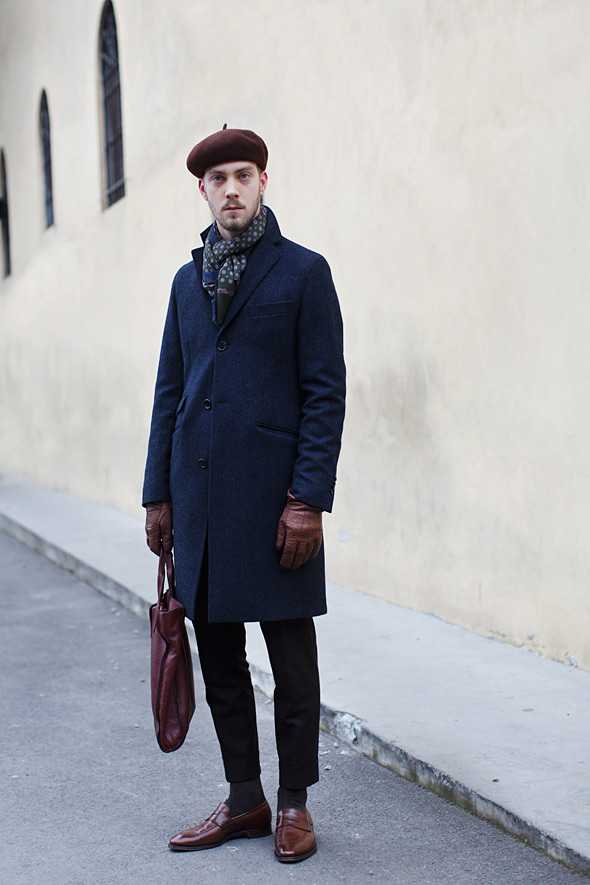 С чем носить мужское коричневое пальто, как составить образ