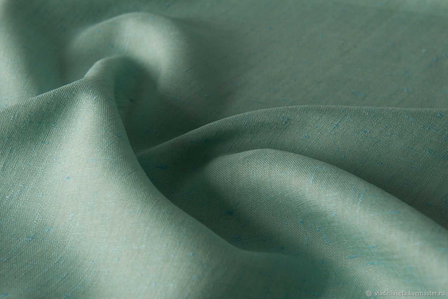Чесуча — дикий шелк с поразительной фактурой ткани