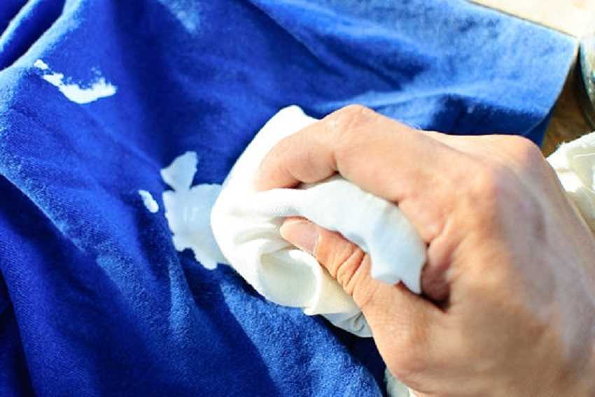 Как отстирать краску с одежды в домашних условиях: выводим пятна от разных типов краски | уход и стирка | mattrasik.ru