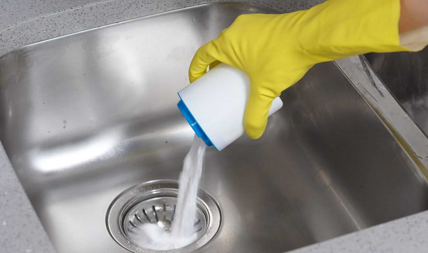 Как убрать запах из раковины на кухне: почему воняет из труб канализацией, как устранить и избавиться, что делать