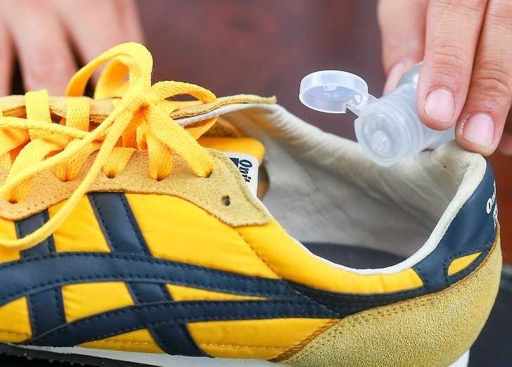 Как убрать неприятный запах в кроссовках