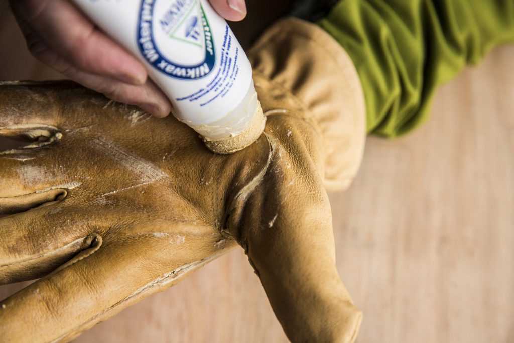 Уход за кожаными перчатками в домашних условиях: ежедневная чистка, чистка от грязи и стирка перчаток, рекомендации по уходу, подготовка к хранению Способы ухода за замшевыми перчатками