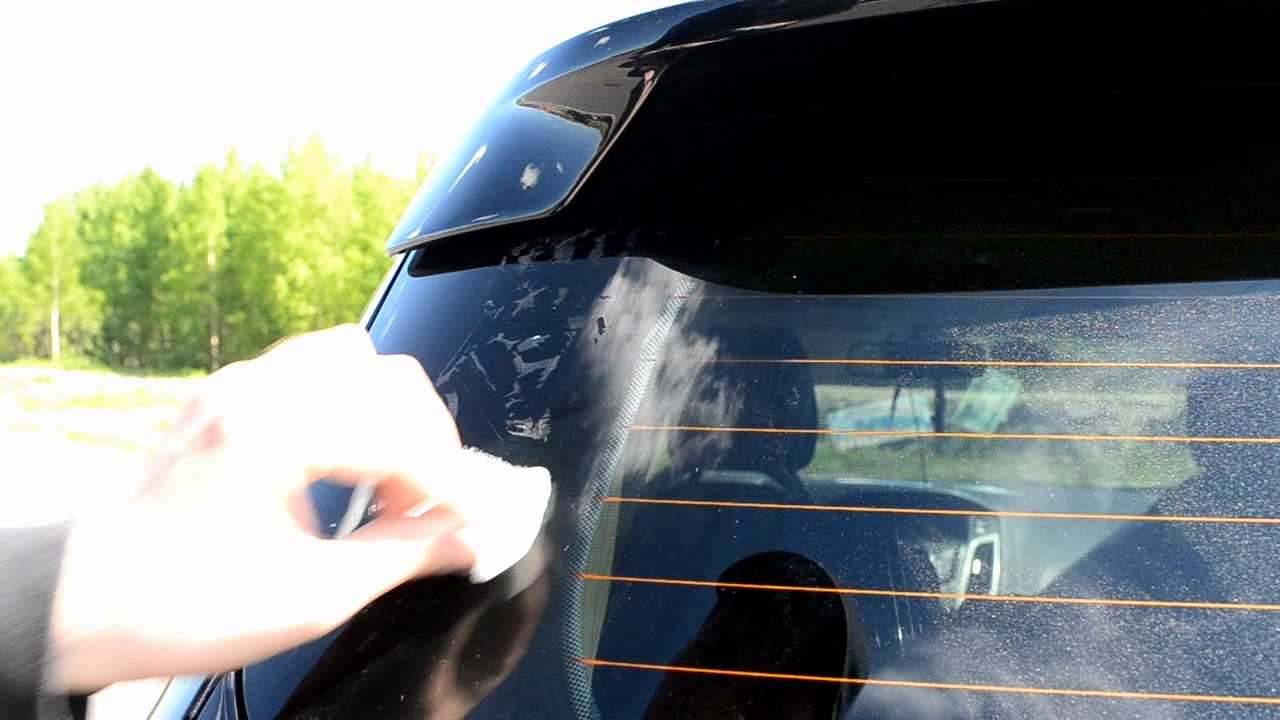 Как снять наклейку со стекла автомобиля: обработка