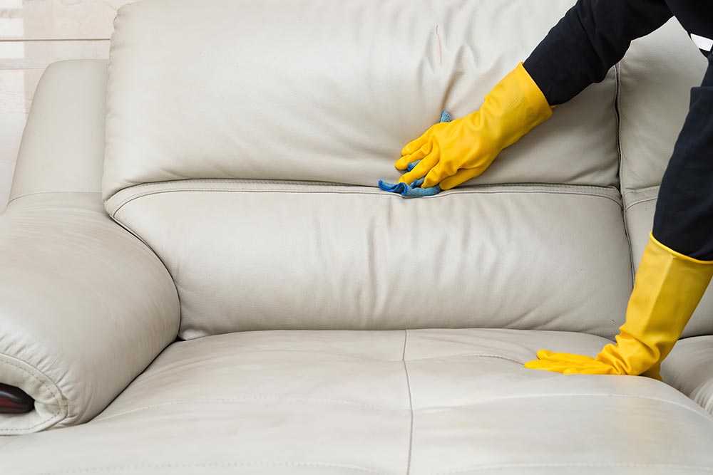 Чистка кожаных диванов, подготовка, бытовые и химические средства