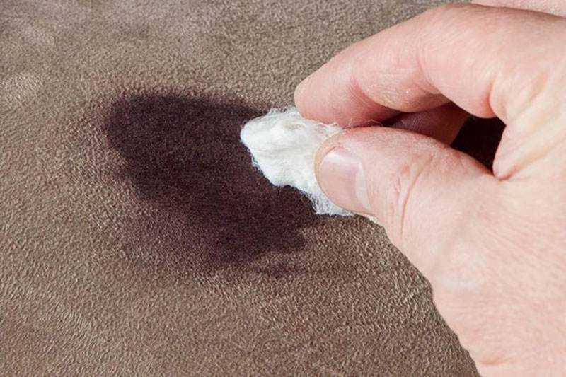 Как почистить замшевую куртку в домашних условиях от засаленных пятен