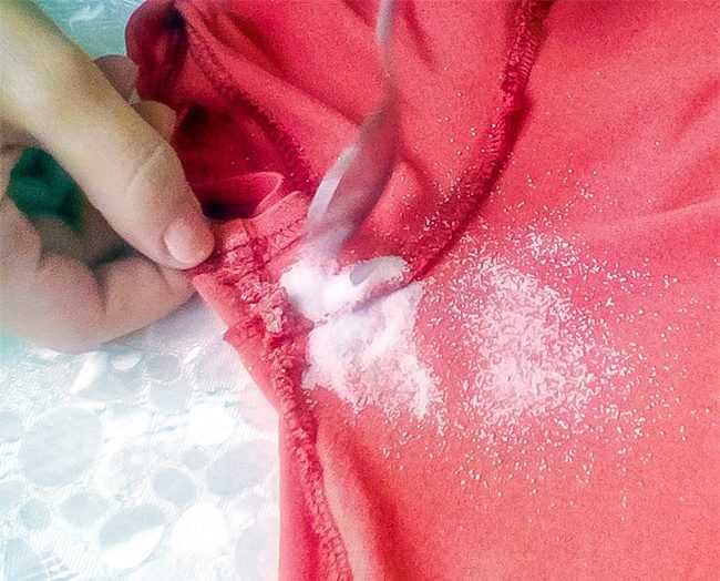 10 средств, чем отстирать дезодорант с одежды под мышками | страж чистоты