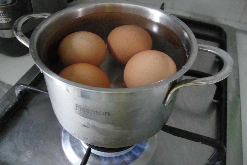 Как правильно сварить яйца