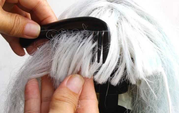 Инструкция по уходу: как стирать, где сушить, чем расчесывать парик?