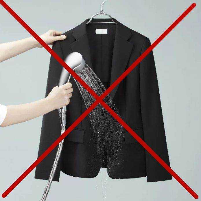 Несколько способов, как почистить пиджак без стирки в домашних условиях