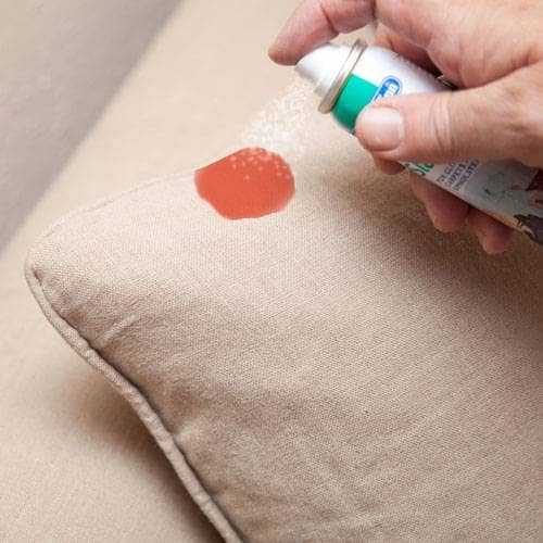 Как убрать пятно от воска с одежды и любой ткани, материала в домашних условиях