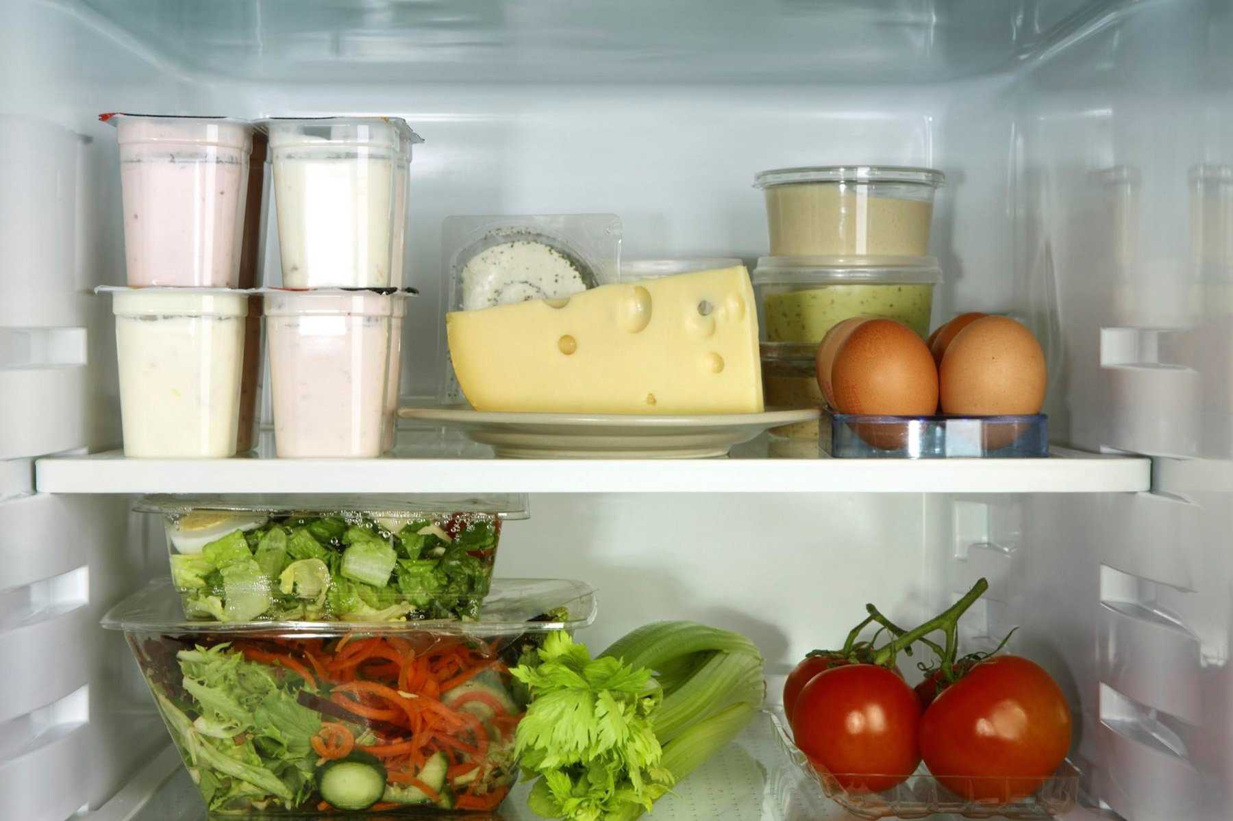 Как правильно хранить разные сорта сыра в холодильнике, чтобы не плесневел