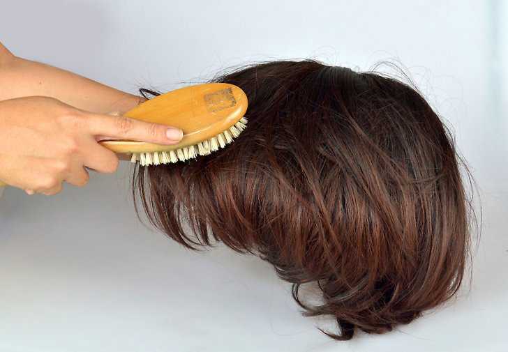 Как ухаживать за париком из искусственных волос в домашних условиях